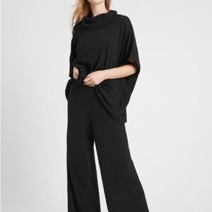 Banana Republic Women’s Size M Knit Wide Leg Pants in Black